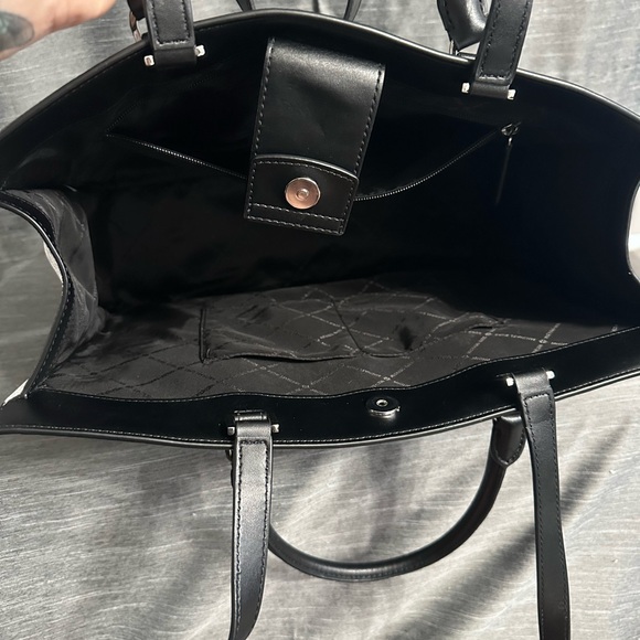 Micheal Kors Everly Tote in Black and White Multi - Picture 8 of 9